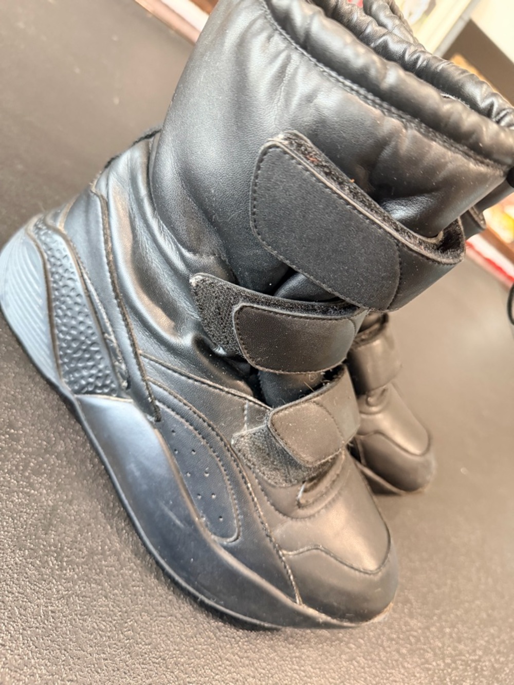 Stella McCartney Black Eclypse Sneaker Snow Boots. Pre Owned & Loved. Size 38. - Picture 4 of 17